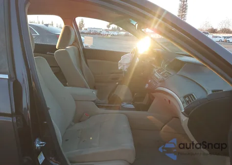 2011 Honda Accord 2.4 Lx-P z USA, uszkodzony, nr VIN 1HGCP2F40BA042326